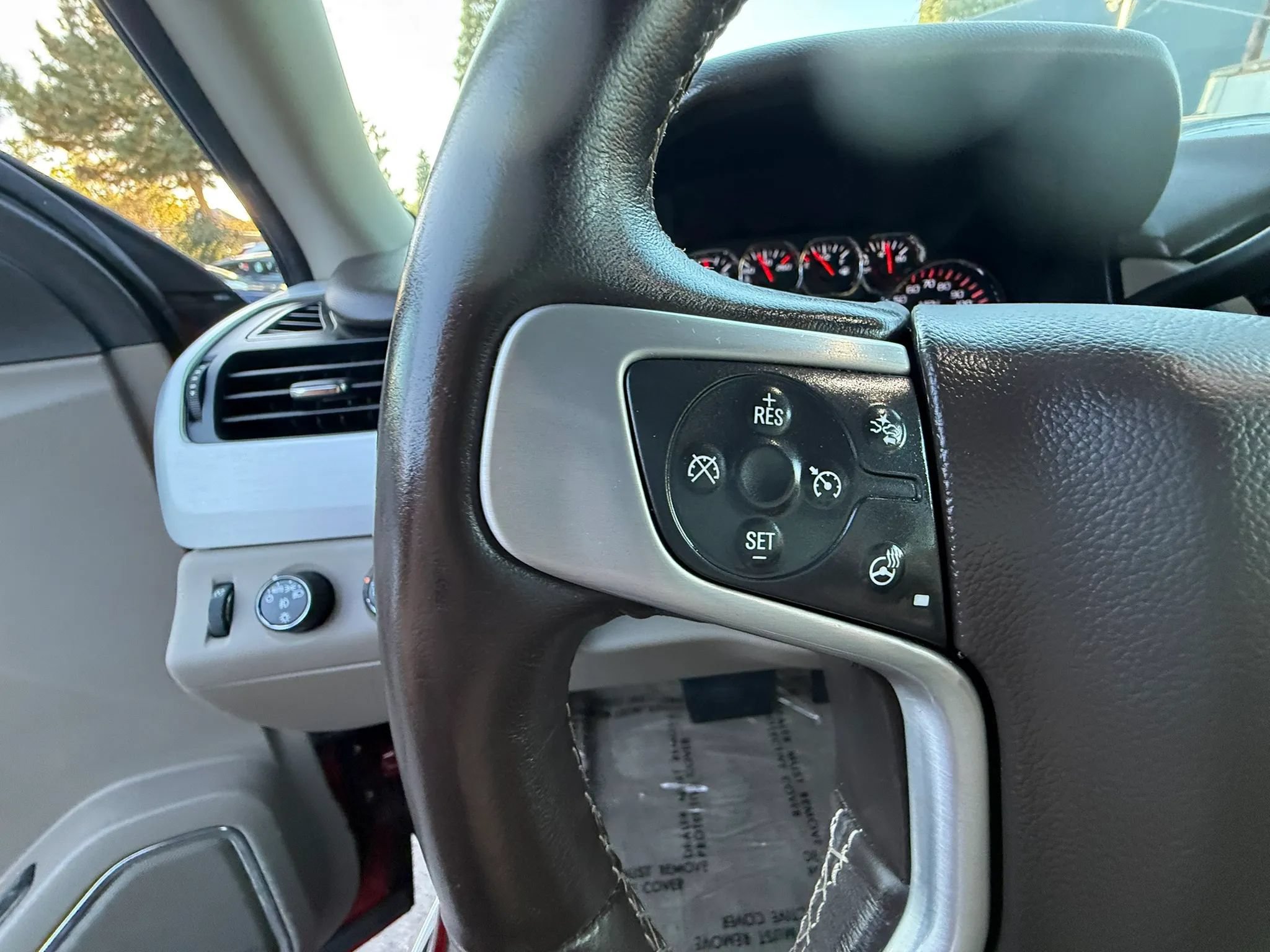 Used 2015 GMC Yukon XL SLT w/ HD Trailering Package AWD/4WD image 18
