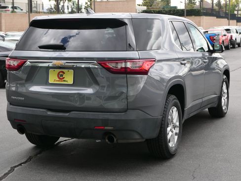 Used 2021 Chevrolet Traverse LS FWD image 3