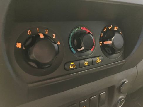 Used 2007 Nissan Xterra S image 26