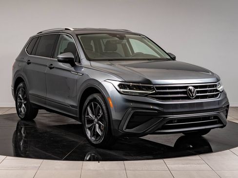 Used 2023 Volkswagen Tiguan SE FWD image 12