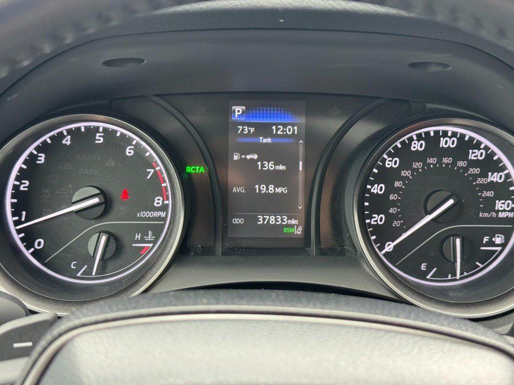 Used 2022 Toyota Camry SE w/ Cold Weather Package FWD image 26
