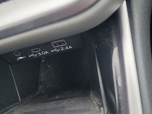 Used 2023 Subaru Outback Premium image 51