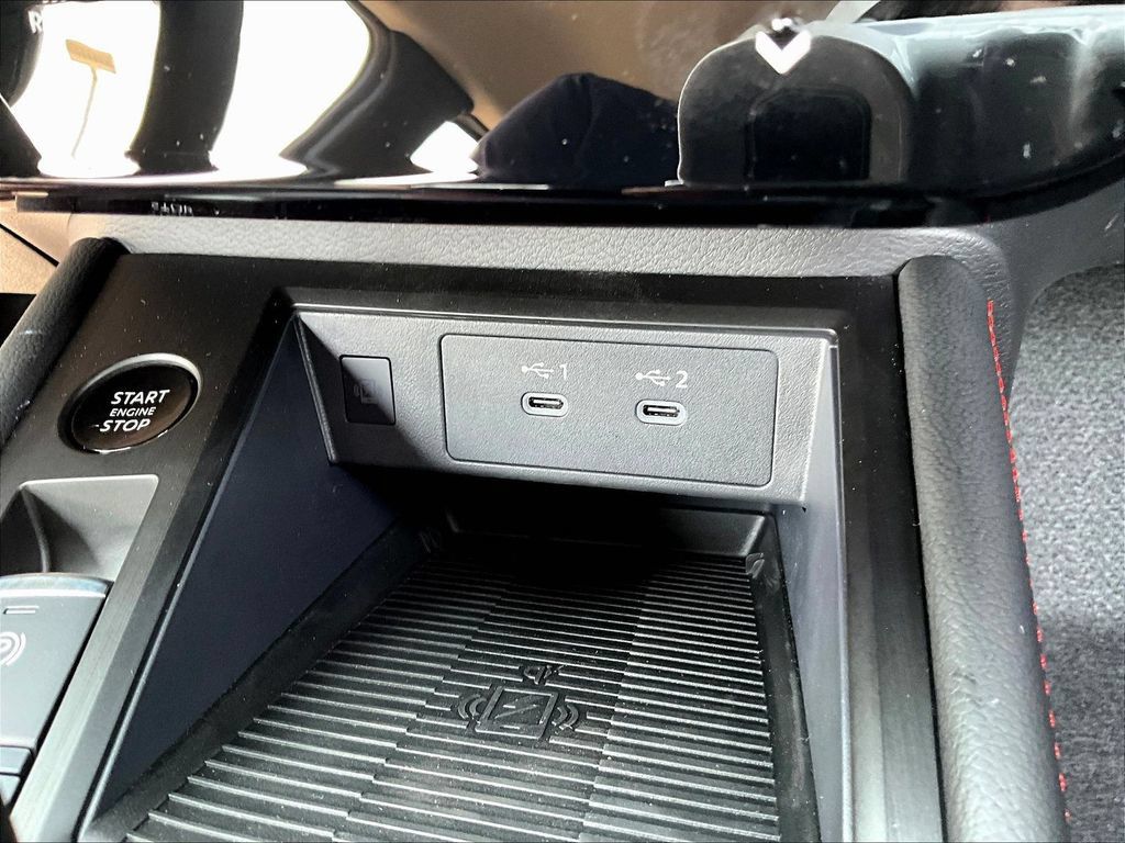Used 2026 Nissan Kicks SR FWD image 24