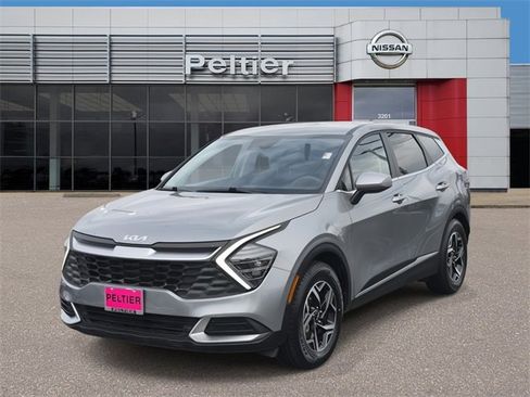 Used 2024 Kia Sportage LX image 3