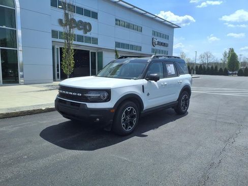 Used 2025 Ford Bronco Sport Outer Banks w/ Outer Banks Tech Package+ AWD/4WD image 2
