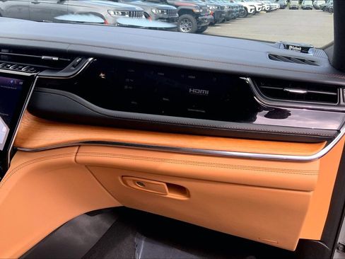 Certified 2025 Jeep Grand Cherokee Summit AWD/4WD image 18