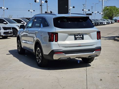 New 2026 Kia Sorento S w/ S Panoramic Sunroof Package FWD image 4