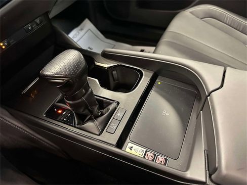 Used 2023 Lexus ES 300h F Sport image 38