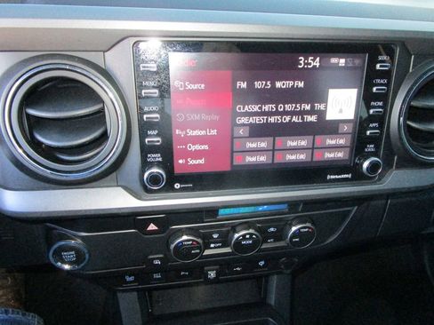 Used 2022 Toyota Tacoma TRD Off-Road image 35