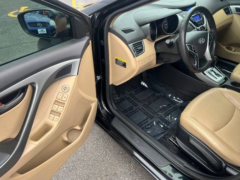 Used 2012 Hyundai Elantra Limited FWD image 17