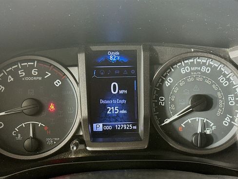 Used 2017 Toyota Tacoma TRD Sport w/ Tow Package RWD image 18