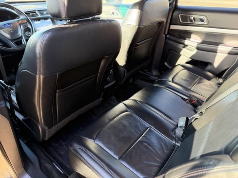 Used 2017 Ford Explorer XLT w/ Equipment Group 202A image 13