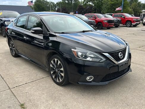 Used 2019 Nissan Sentra SR FWD image 3