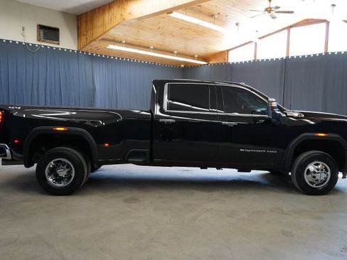 Used 2024 GMC Sierra 3500 SLT w/ SLT Convenience Package AWD/4WD image 8