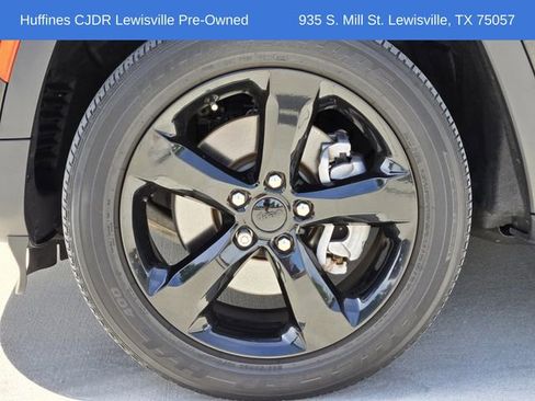 Used 2023 Jeep Grand Cherokee L Laredo image 11