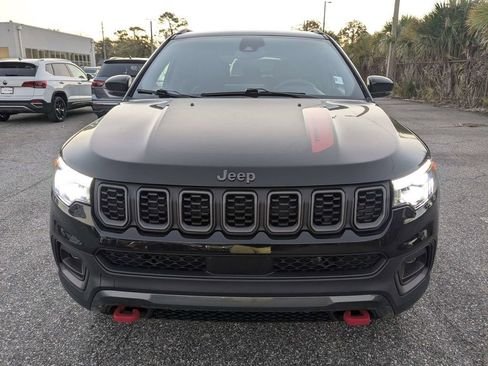 Used 2025 Jeep Compass Trailhawk w/ Trailhawk Elite Group image 9