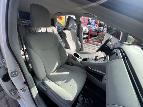 Used 2013 Toyota Prius Two image 31