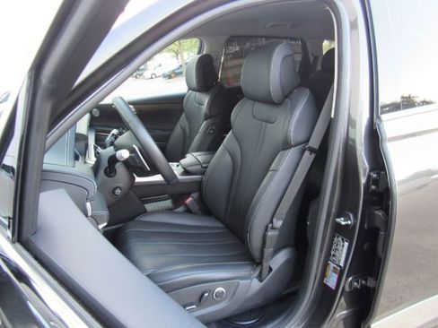 Used 2024 Genesis GV80 2.5T image 17