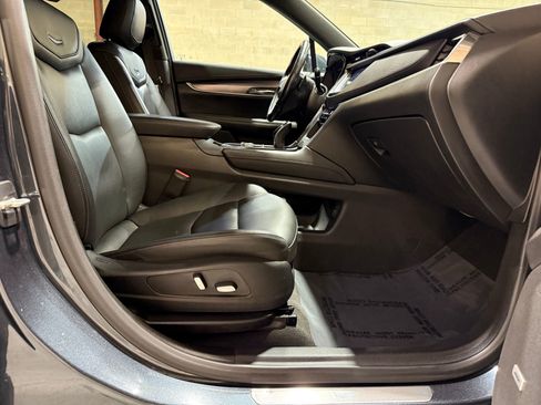 Used 2021 Cadillac XT6 Luxury image 50