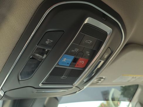 Used 2024 Jeep Wagoneer Series II AWD/4WD image 24