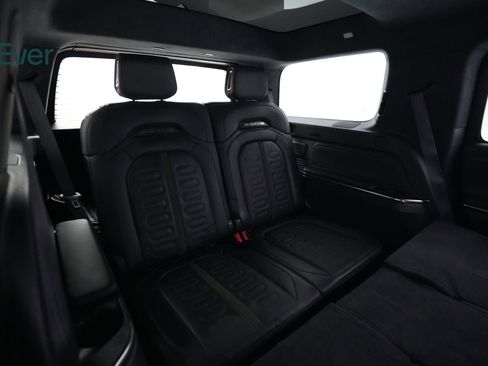 Used 2024 Rivian R1S Adventure AWD/4WD image 24