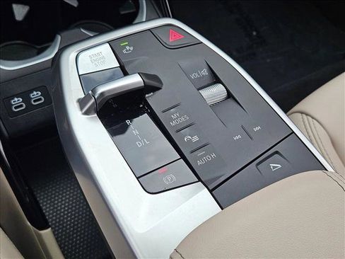 Used 2025 BMW X1 xDrive28i w/ Premium Package image 12