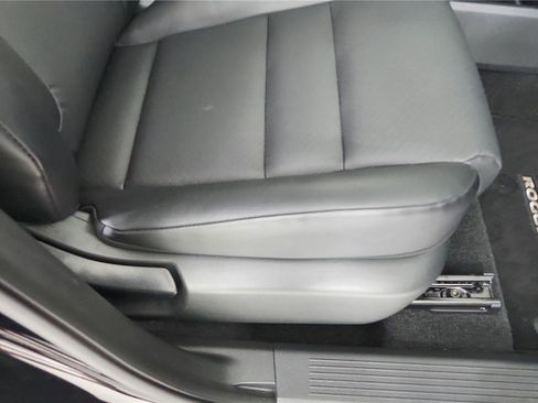 Used 2024 Nissan Rogue SV w/ SV Premium Package FWD image 22