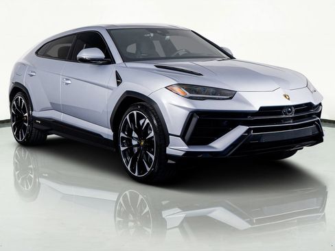 Used 2024 Lamborghini Urus S image 2