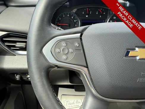 Used 2023 Chevrolet Traverse LT AWD/4WD image 17