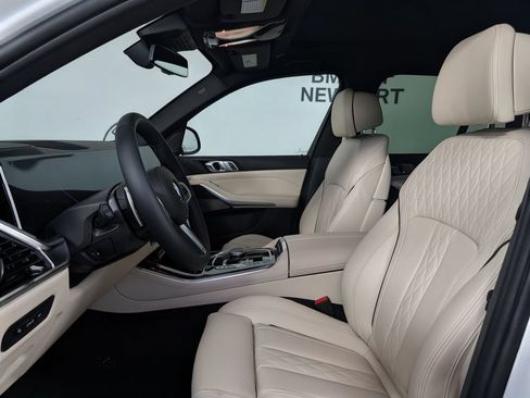 New 2026 BMW X5 xDrive40i w/ M Sport Package AWD/4WD image 2