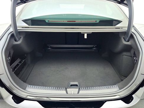 Used 2026 Mercedes-Benz E 350 Sedan image 27