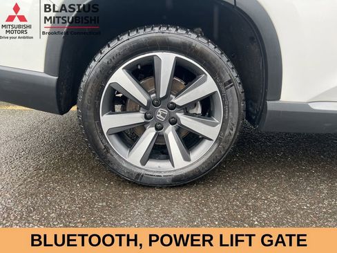 Used 2023 Honda Pilot Touring image 6