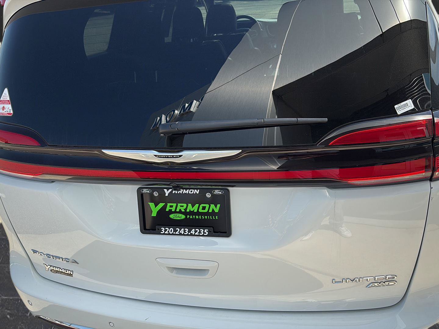 Used 2026 Chrysler Pacifica Limited AWD/4WD image 4