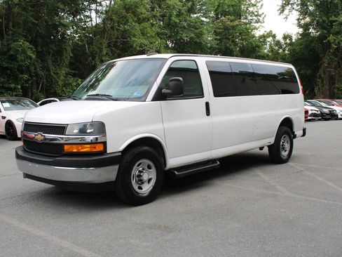 Used 2019 Chevrolet Express 3500 LT w/ LT Preferred Equipment Group RWD image 3