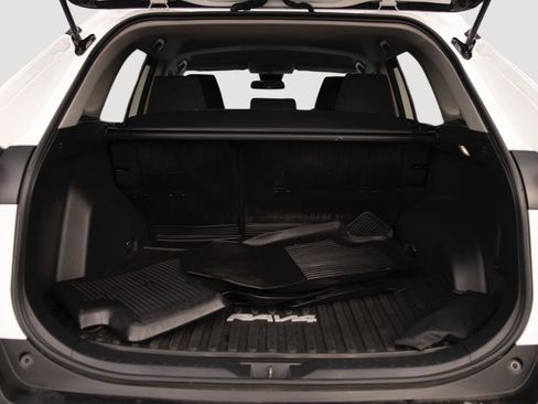 Used 2023 Toyota RAV4 LE image 20
