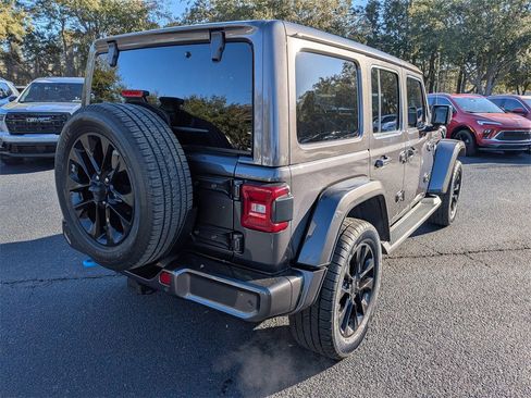 Used 2021 Jeep Wrangler Unlimited Sahara image 4