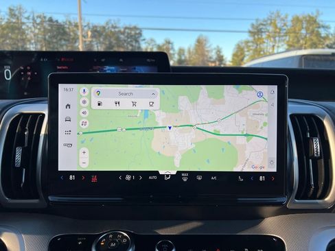 New 2026 Ford Expedition Active image 16