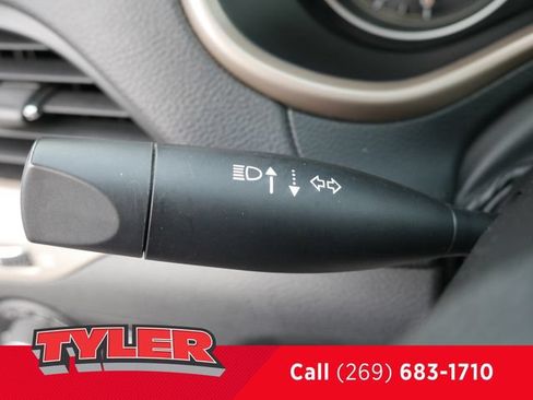 Used 2016 Jeep Cherokee Latitude FWD image 25