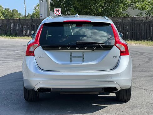 Used 2016 Volvo V60 T5 Premier w/ Convenience Package FWD image 4