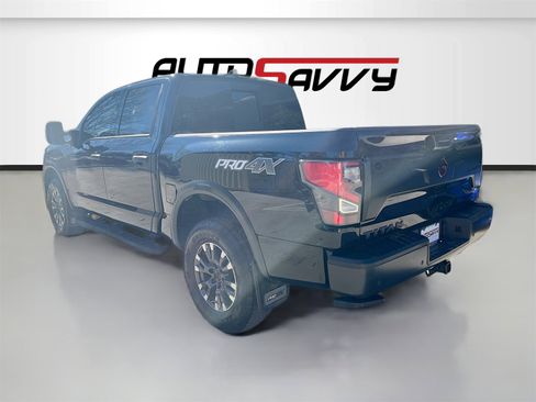 Used 2024 Nissan Titan PRO-4X w/ Pro-4x Convenience Package image 5