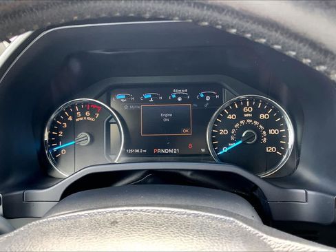 Used 2015 Ford F150 Platinum w/ Equipment Group 701A Luxury AWD/4WD image 17