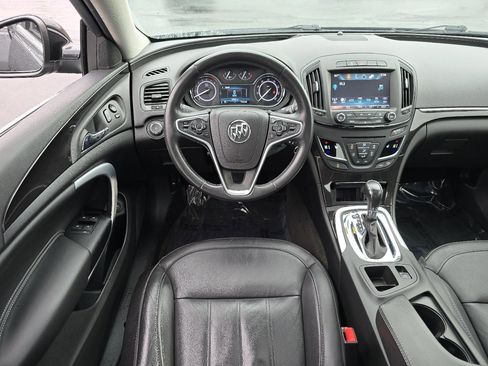 Used 2017 Buick Regal Sport Touring image 25