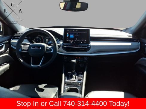 Used 2026 Jeep Compass Limited AWD/4WD image 12