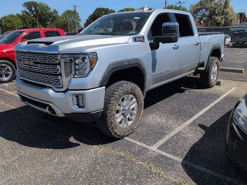 Used 2020 GMC Sierra 2500 Denali w/ Technology Package AWD/4WD image 1