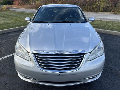 Used 2011 Chrysler 200 Touring image 18