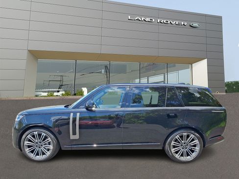 Used 2024 Land Rover Range Rover Long Wheelbase SE AWD/4WD image 6