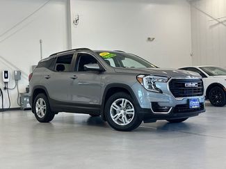 Used 2023 GMC Terrain SLE w/ Driver Convenience Package AWD/4WD video 2