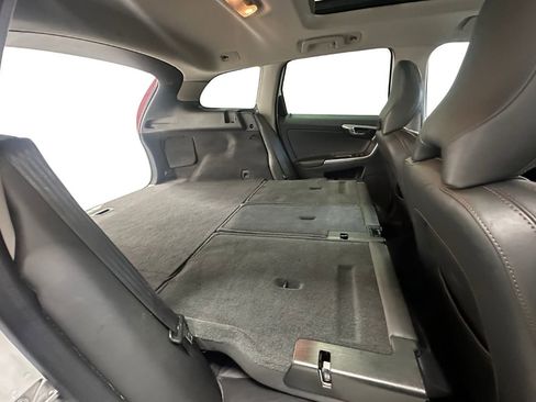 Used 2017 Volvo XC60 T6 Dynamic w/ Preferred Option Package image 14