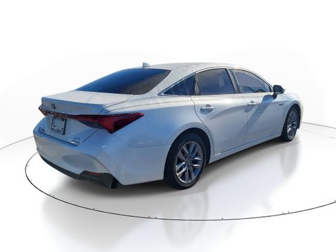 Used 2019 Toyota Avalon XLE image 7