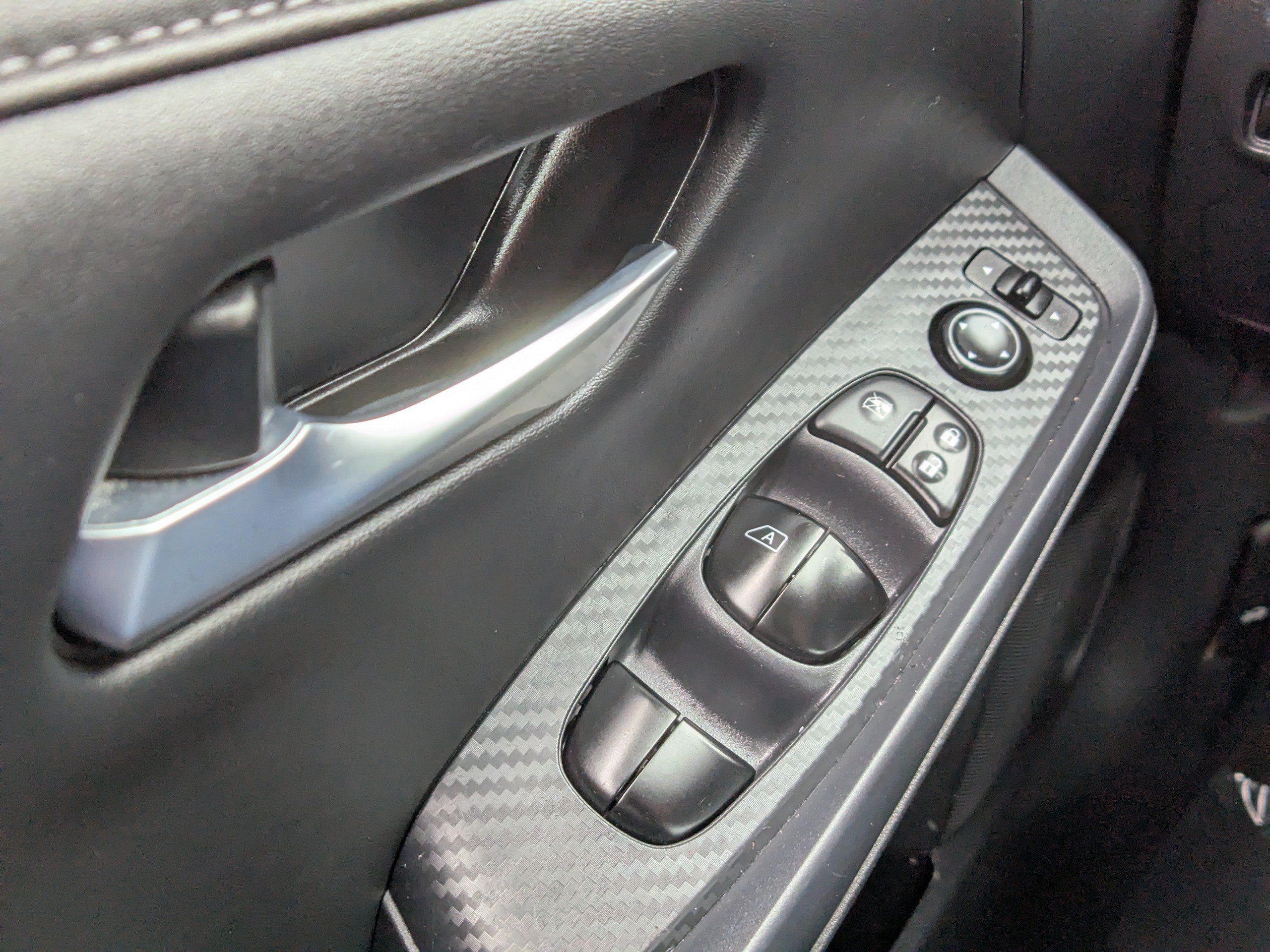 Used 2024 Nissan Sentra SV FWD image 25